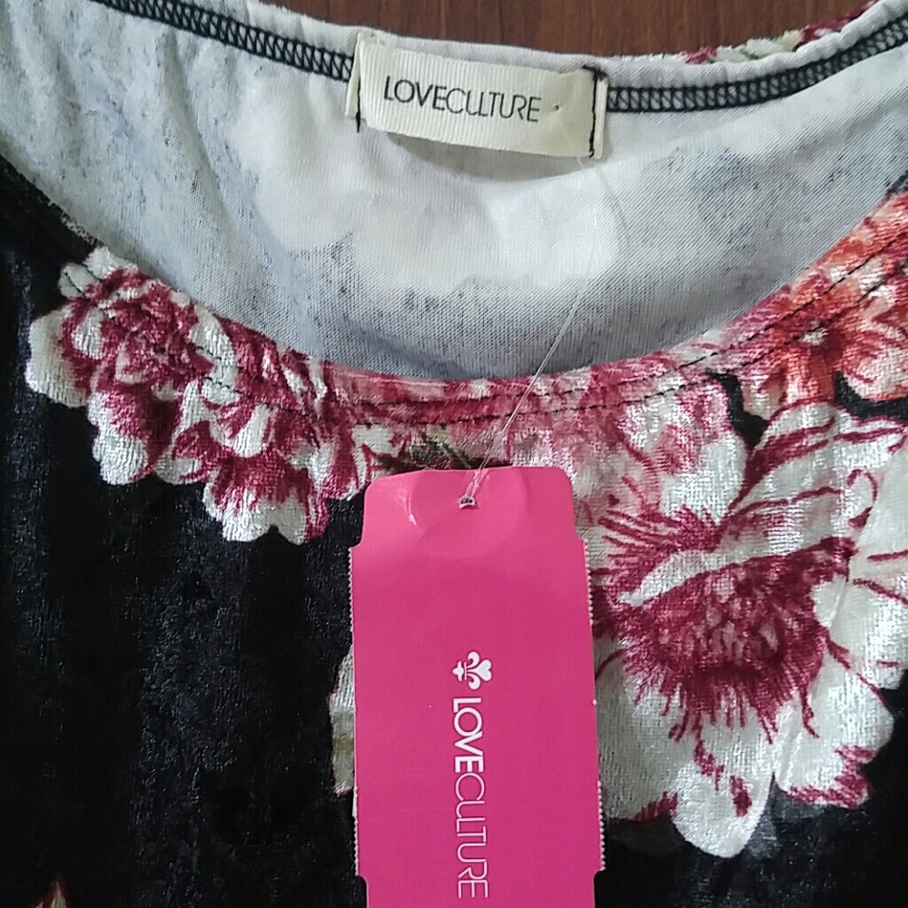 NWT crushed velvet body con dress size medium - Picture 3 of 3
